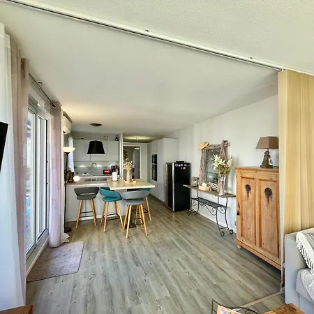 Pgh N18 - à 300m De La Avec Parking Privé Appartement *