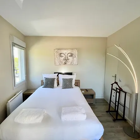 Pgh N18 - à 300m De La Avec Parking Privé Appartement